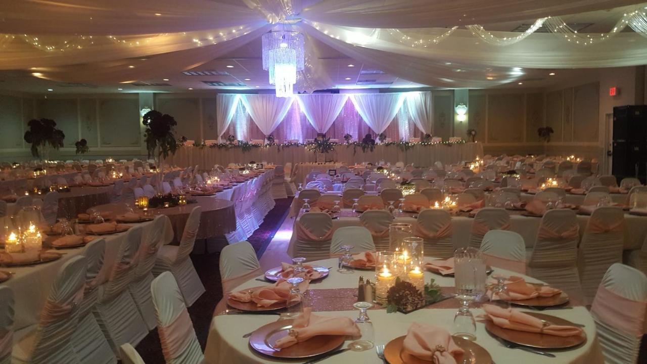 Crookston Inn & Convention Center מראה חיצוני תמונה