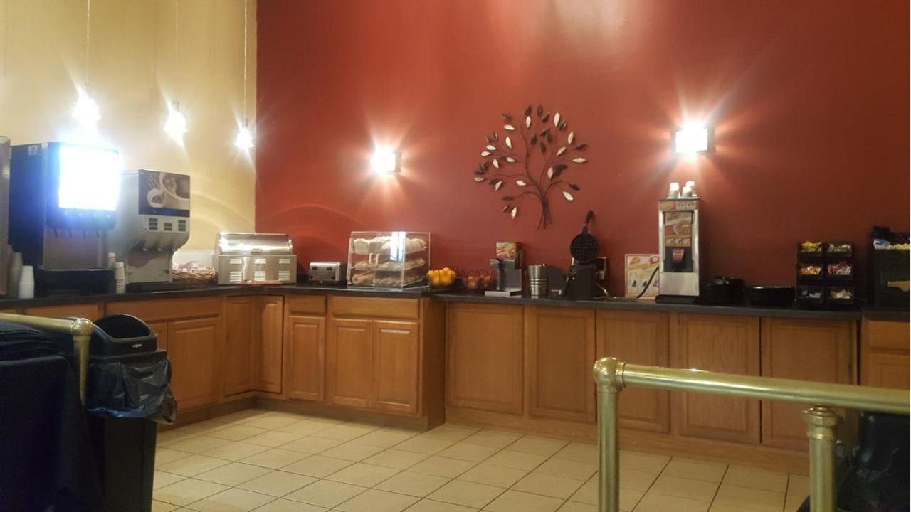 Crookston Inn & Convention Center מראה חיצוני תמונה